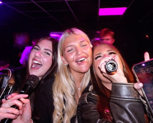No Name Bar & Games Axe Throwing Colchester Indoor Crazy Golf Karaoke Beer Pong Essex